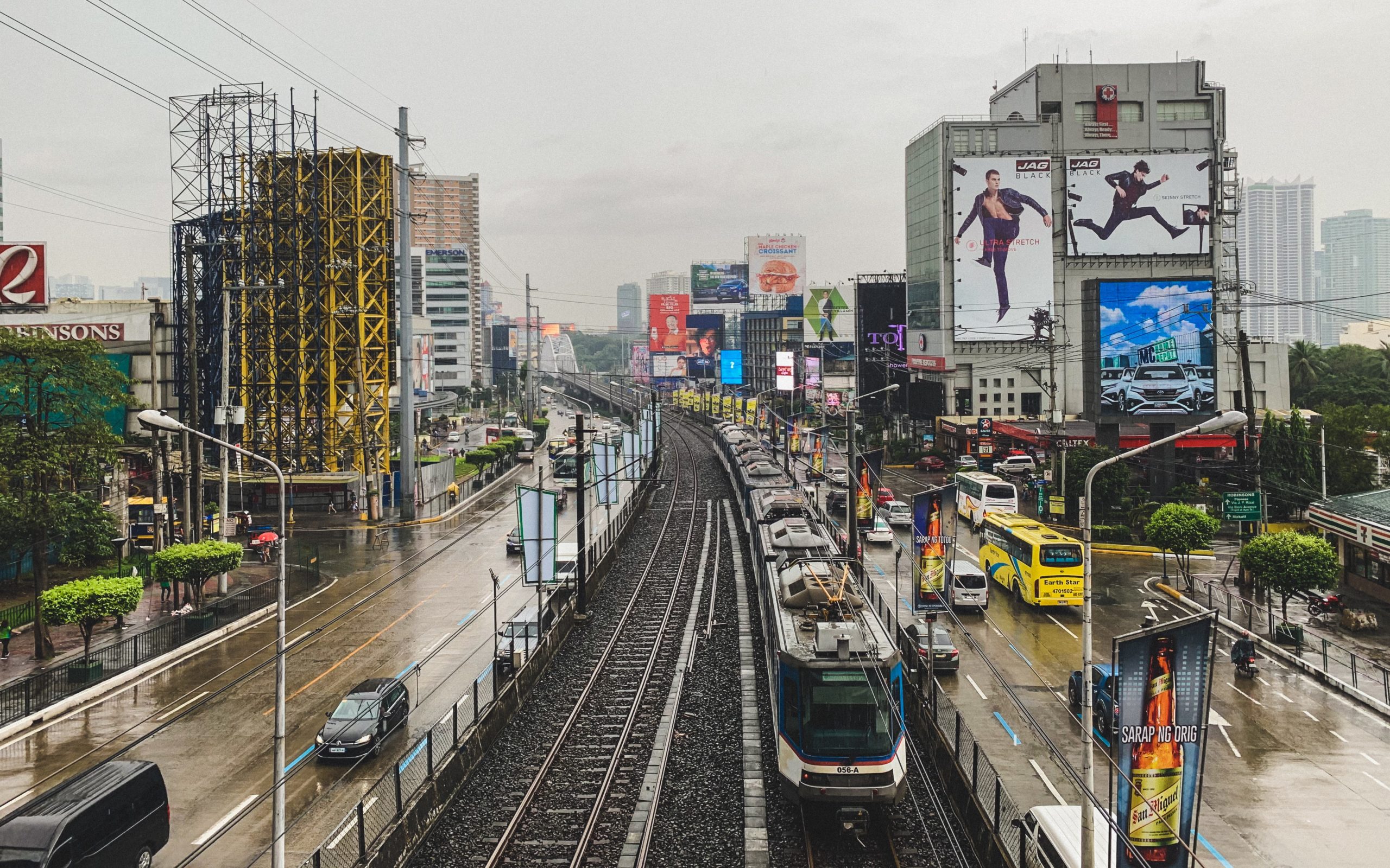 Philippines encourages foreign investment with legislation change credit gino-via unsplash